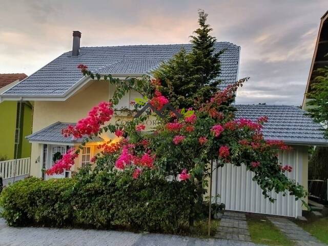 #c2016a - Casa para Venda em Campos do Jordão - SP