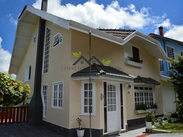 #c2016a - Casa para Venda em Campos do Jordão - SP