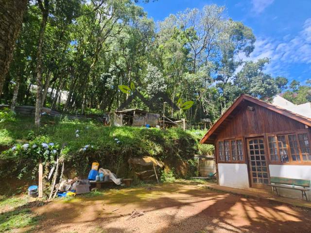#c2172a - Casa para Venda em Campos do Jordão - SP - 1