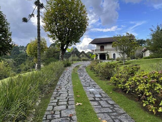 #c2024a - Casa para Venda em Campos do Jordão - SP