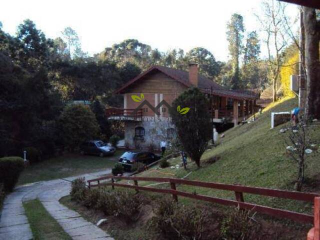 #c1804a - Casa para Venda em Campos do Jordão - SP