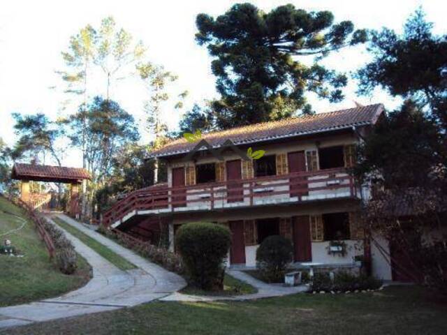 #c1804a - Casa para Venda em Campos do Jordão - SP