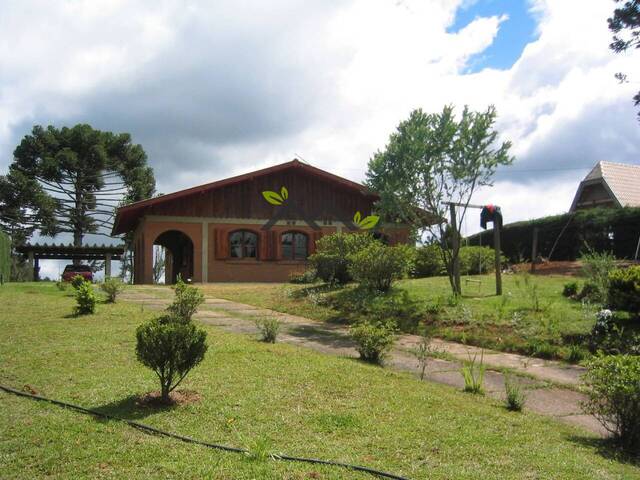 #c2033a - Casa para Venda em Campos do Jordão - SP