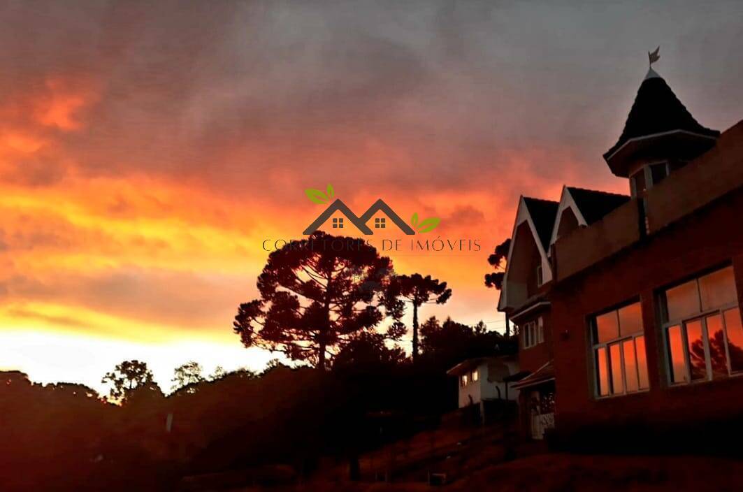 B. Vale Encantado - Linda casa com hospedaria contendo 11 suítes