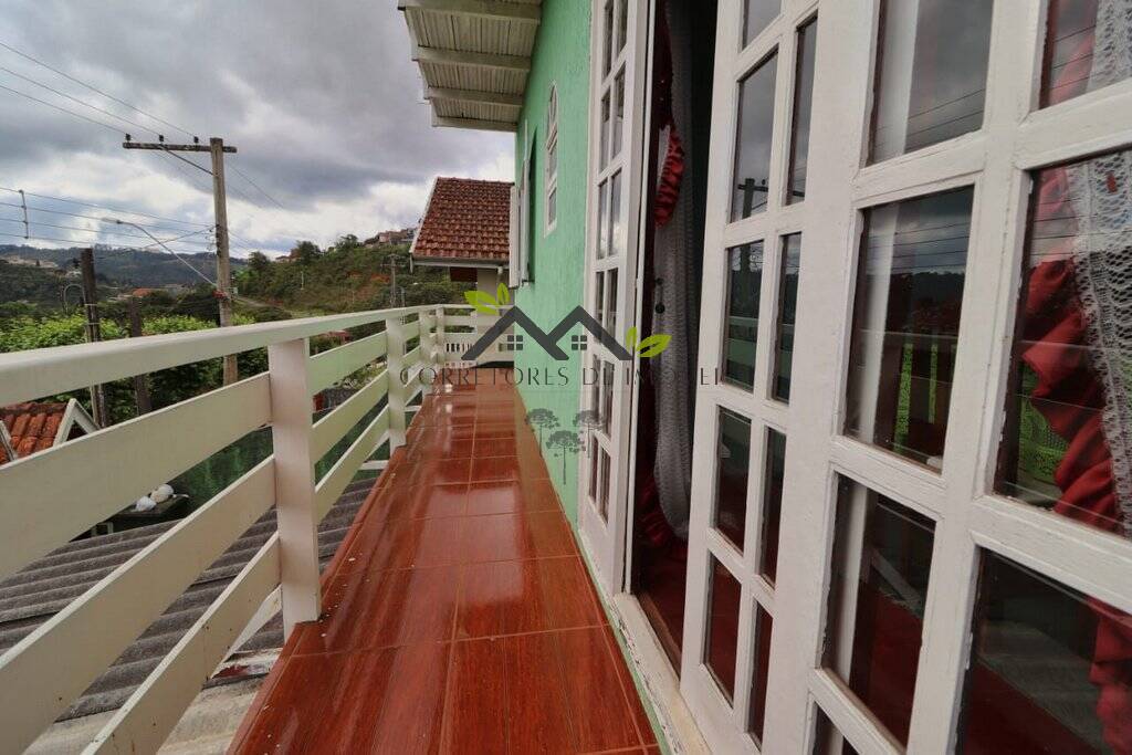 Casa à venda e aluguel com 6 quartos, 184m² - Foto 7
