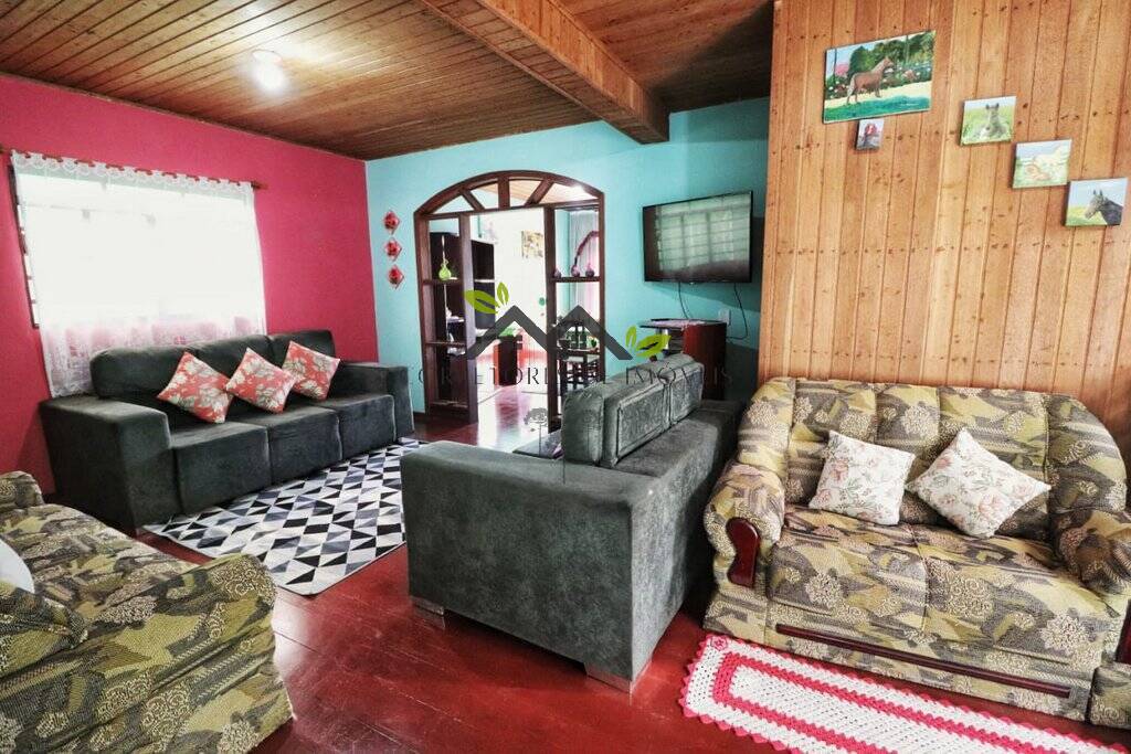 Casa à venda e aluguel com 6 quartos, 184m² - Foto 3