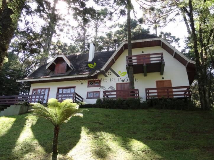 Belíssima casa em condomínio fechado com segurança 24 Hs