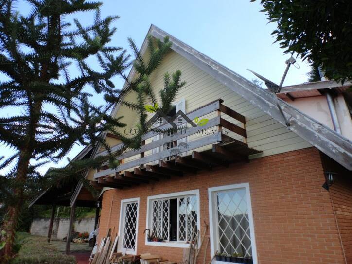 Vila Nova Suíça - Casa estilo chalé c/ extensiva vista e ótima localização!