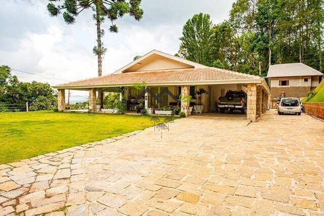 Exuberante propriedade c/ 2.570 m² entre florestas