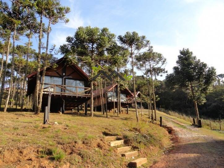 Linda propriedade c/ 18.000 m² c/ 18 chalés em estilo alpino
